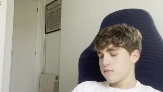 Horny Twink Gives His Cock a Slow, Wet Massage